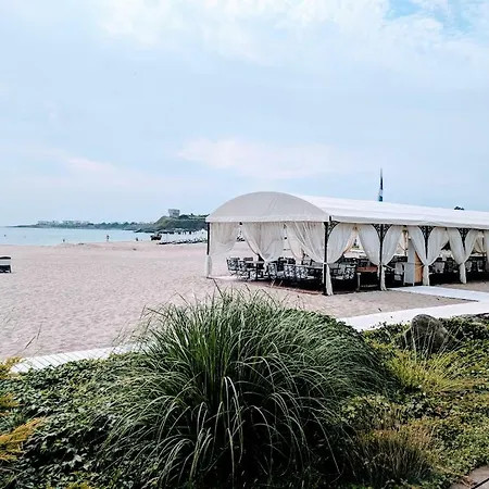 Oasis & Seaside Lozenets